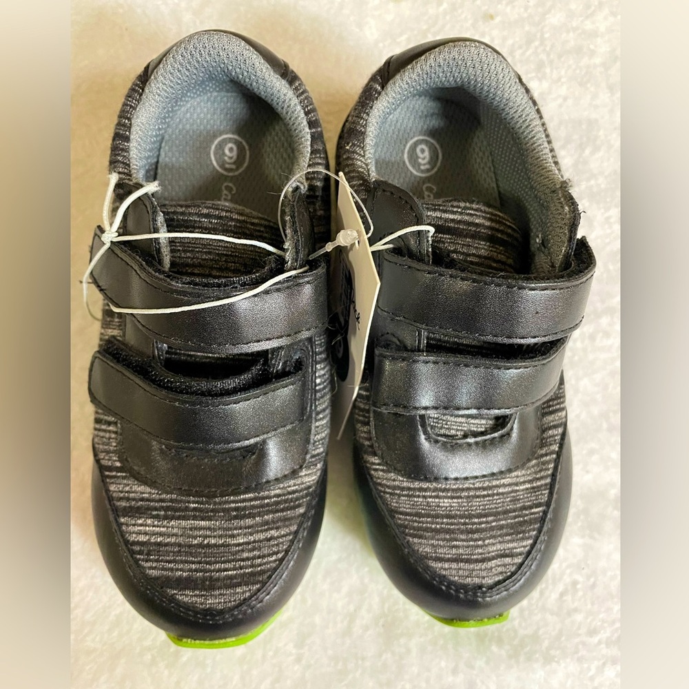 New Cat & Jack toddler size 9 Velcro gym shoes. Boys sneaker/tennis shoes Black
